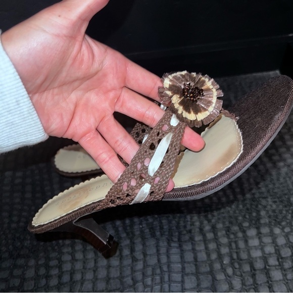 - Apostrophe Brown/ beige SZ:9 Y2K Fairy Floral Slip On Kitten Heel Sand… - Picture 6 of 8
